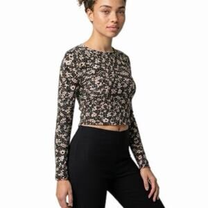 Wild Fable Women's T-Shirt Size L Floral Print Long Sleeve Ribbed Knit Crew Neck